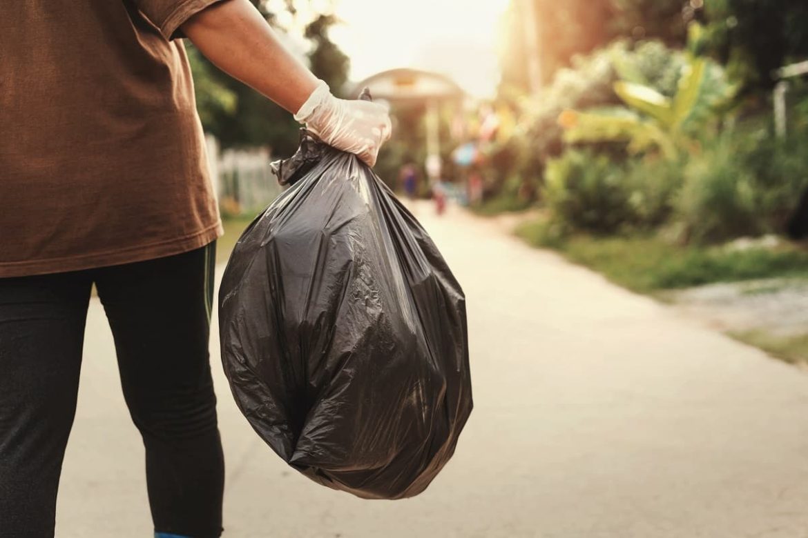 کیسه زباله آیری پلاست باعث از بین رفتن بوی بد سطل زباله می شود